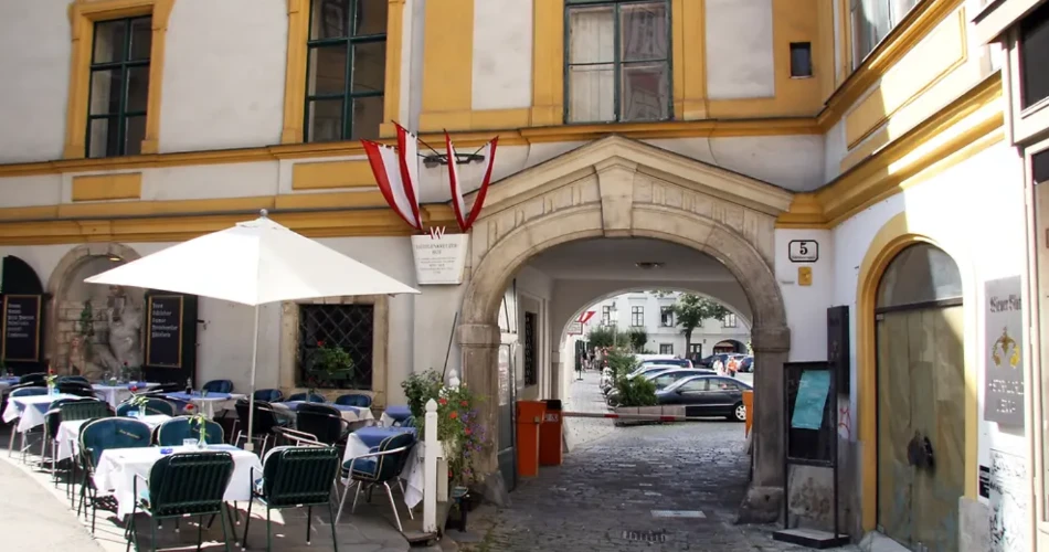 Discovering Vienna’s Hidden Courtyards